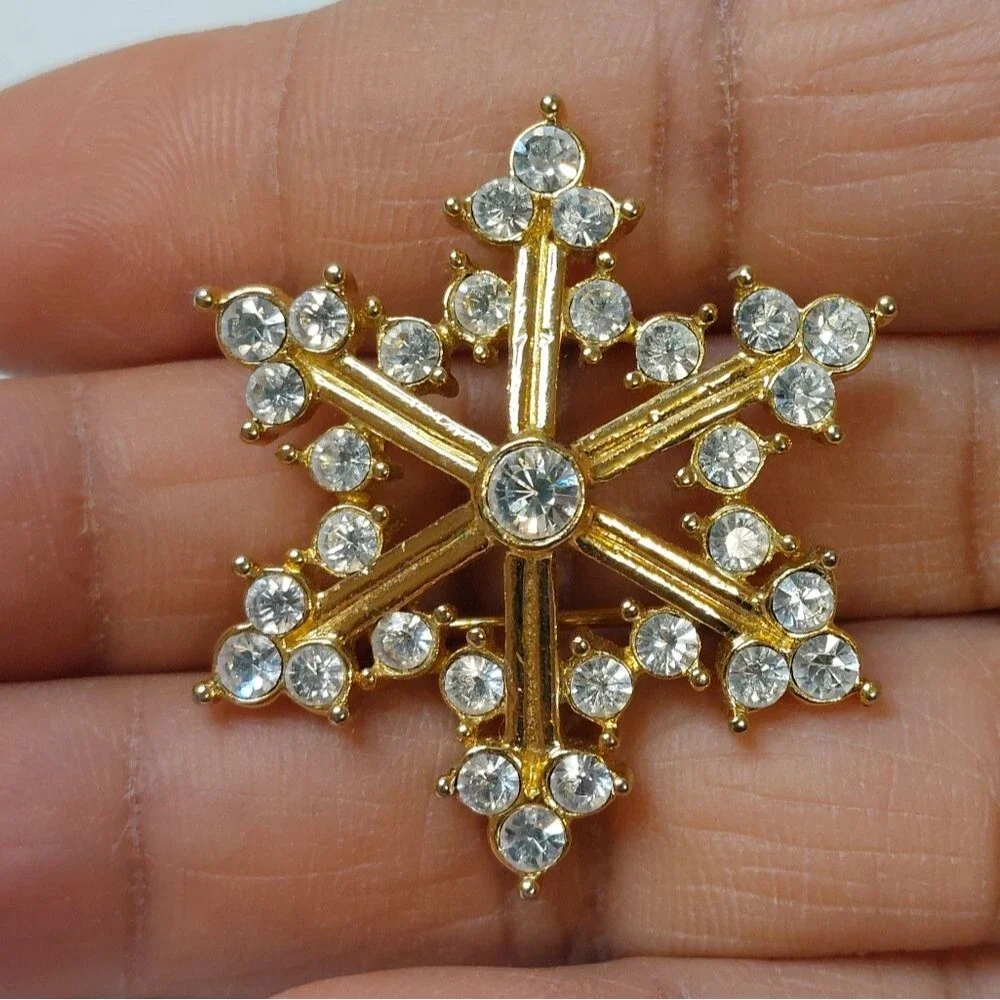 Vintage Sparkly Winter Snowflake Gold Tone Embellished with Clear Rhinestones
